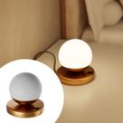 Abajur Luminária De Mesa Dama Moderna Com interruptor e Com globo fosco e Lâmpada branco quente