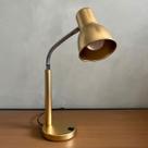 Abajur Luminária de Mesa moderno elegante Inclinado Dourado Com Interruptor Abajur Luminária de Mesa moderno elegante Inclinado Dourado Com Interruptor