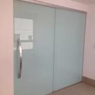 Adesivo Blackout Branco Fosco Rolo Película Lavável Impede Luz Solar de Janela e Porta Vinil