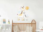 Adesivo De Parede Mamãe Girafa Bebê Cute Nuvem Sol Berço