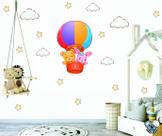Adesivo de Parede Ursinho e Coelhinho no Balão com Nuvens Adesivo de Parede Ursinho e Coelhinho no Balão com Nuvens