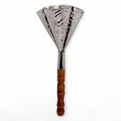 Adjá de Latão Prata com Cabo de Madeira de Três Bocas 29 cm Adjá de Latão Prata com Cabo de Madeira de Três Bocas 29 cm