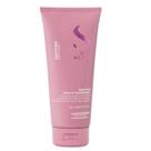 Alfaparf Semi Di Lino Moisture - Leave in Condicionador 200ml Alfaparf Semi Di Lino Moisture - Leave in Condicionador 200ml