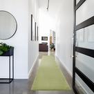Alfombra de área Nourison Home Essentials verde 67x366 cm para interiores y exteriores
