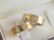Aliança ouro 18k com diamante