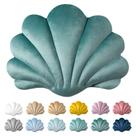 Almofada Ashler 3D em forma de concha Velvet Lake Blue 35x28cm