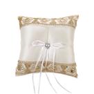 Almofada de aliança de casamento com acabamento em renda com bordado dourado branco