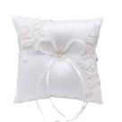 Almofada de aliança de casamento elegante com costela de cetim bordada com pérolas