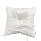 Almofada de aliança de casamento elegante de renda branca com fitas de cetim