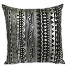 Almofada De Veludo Preto Com Aplicação Foil Prata 52Cm - Decortextil