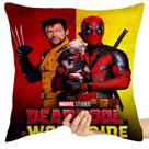 Almofada Premium 45x45 deadpool wolverine