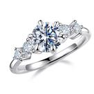 Anel de aniversário MOOSEA 5 Stone Moissanite 1,2 quilates em ouro 14K