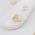 Anel Folheado a Ouro 18k com Meia Esfera de Pérola - 19mm