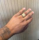 Anel Masculino / Dourado / com detalhe de cruz / Disponível Tamanho Adulto