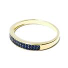 Anel Meia Aliança Semijoia Banho de Ouro 18k Cravação de Zircônia Azul Safira Detalhe em Ródio Negro