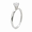 Anel Solitário em Prata 925 com Zircônias - Design Exclusivo Anel Solitário em Prata 925 com Zircônias - Design Exclusivo