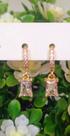 Argola cravejada de zircónia antialérgica 18k folheada