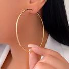Argola oval no banho ouro 18k