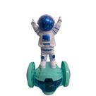 Astronauta no Skate Elétrico com Luzes, Som e Movimentos