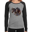 Baby Look Raglan Casal de cavalos e flores Manga Longa - Foca na Moda Baby Look Raglan Casal de cavalos e flores Manga Longa - Foca na Moda