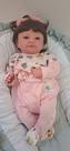 Baby menina acordada