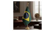 Bandeira de mesa do brasil dupla face (oficial) com base em madeira