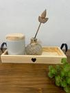 Bandeja Decorativa com Alça em Couro, Bandeja de Madeira Pinus, Bandeja Slin P