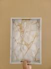 Bandeja Marmorizada Decorativa com Fundo Abstrato Mármore Elegante Ideal para Lavabo, Perfumes e Maquiagem Bandeja Marmorizada Decorativa com Fundo Abstrato Mármore Elegante Ideal para Lavabo, Perfumes e Maquiagem