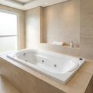 Banheira de Hidromassagem Individual Gold Line Ouro Fino 150x80cm em Acrílico Branco 220V