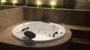 Banheira de Hidromassagem Lunacril Premium 1,50m x 50cm 06 Jatos Ouro Fino Banheira de Hidromassagem Lunacril Premium 1,50m x 50cm 06 Jatos Ouro Fino