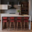 Banqueta Alta Cozinha 70cm Encosto Pé Madeira Kit 4 Barcelona PU Vermelho S02 - D'Rossi