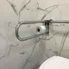 Barra de Apoio Para Sanitário Articulada Com Papeleira Barra de Apoio Para Sanitário Articulada Com Papeleira