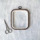 Bastidor Flexível p/Bordado Quadrado Madeira 125x145mm Nurge Bastidor Flexível p/Bordado Quadrado Madeira 125x145mm Nurge
