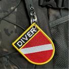 BD0175E-001 Bandeira Mergulhador Patch Bordado 6,8x8,0cm BD0175E-001 Bandeira Mergulhador Patch Bordado 6,8x8,0cm