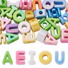 Beads Craftora Acrylic Vowel Letter Slider 30 unidades de arco-íris