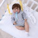 Bebê Reborn Boneco Corpo de silicone Pode Dar Banho 60cm Conjunto de Roupa Chupeta Mamadeira Certidão Fralda e Pelúcia Brastoy