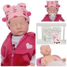 Bebê Reborn Girafa Olhos Fechados com Roupinha e Pelúcia