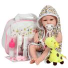 Bebê Reborn Larinha Enxoval Saída de Banho Girafa Completo Bebê Reborn Larinha Enxoval Saída de Banho Girafa Completo