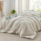 Bedsure Juego de Edredón Súper King Plus, Beige Suave Prelavado para Todas las Estaciones, Juego de Cama GentleSoft de 3 Piezas, 1 Edredón Ligero (128"x120") y 2 Fundas de Almohada (20"x36")