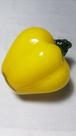 Belo pimentão amarelo em vidro bem detalhado medindo 10cm de altura por 9,5 cm de diâmetro maior.