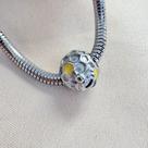 Berloque Favo de Mel com Abelha em Aço Inox Charm Esmaltado Amarelo para Pulseiras