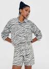 Bermuda Feminina De Sarja Animal Print Hering + Livia Bermuda Feminina De Sarja Animal Print Hering + Livia