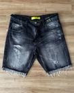 Bermuda Jeans Jogador com Barra Clara -