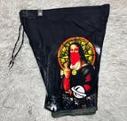Bermuda tamanho 48 Masculina preto com arte monalisa 95%Poliestere5% elastano Bermuda tamanho 48 Masculina preto com arte monalisa 95%Poliestere5% elastano