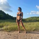 Biquini ingleses preto empina bumbum