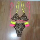 Biquíni plus size neon de oncinha