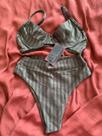 Biquíni Zig Zag Hot Pant com Top Meia Taça