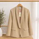 Blazer feminino alfaiataria com forro e botões elegantes Blazer feminino alfaiataria com forro e botões elegantes