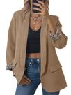 Blazer feminino Cicy Bell com forro de oncinha e gola xale