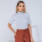Blusa canelada gola alta e manga curta del amo